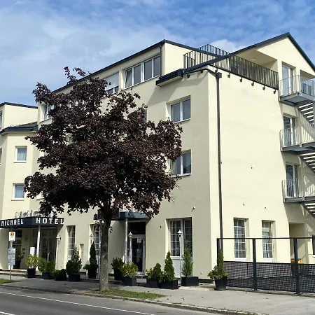 Hotel Michael 3*
