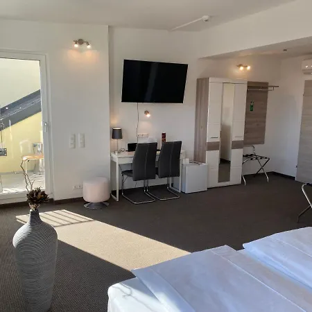 Michael 3* Gerasdorf bei Wien