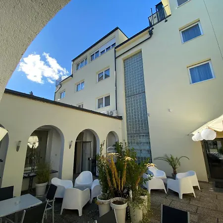 Michael Hotel 3*