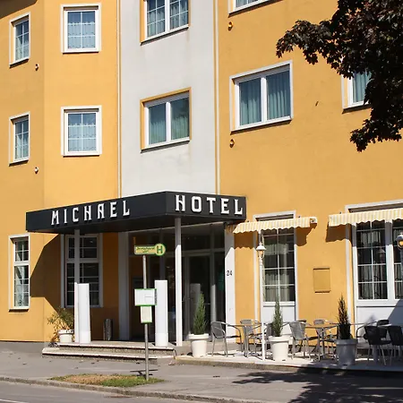 Michael 3* Gerasdorf bei Wien