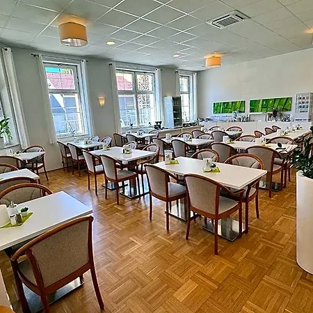 Michael 3* Gerasdorf bei Wien